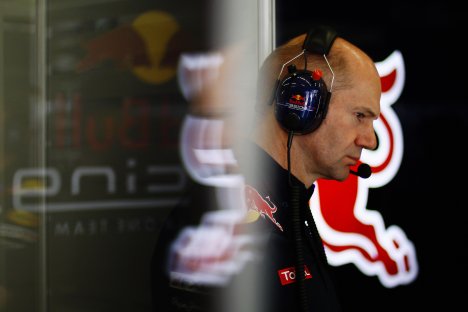 Efter Red Bull's katastrofe løb i Tyrkiet, har designeret Adrian Newey mere end bare bilens udvikling at tænke over